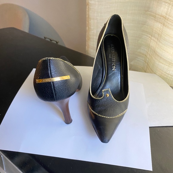 Louis Vuitton black leather pumps heels 37.5-7 mules sandals closed shoe slip-on